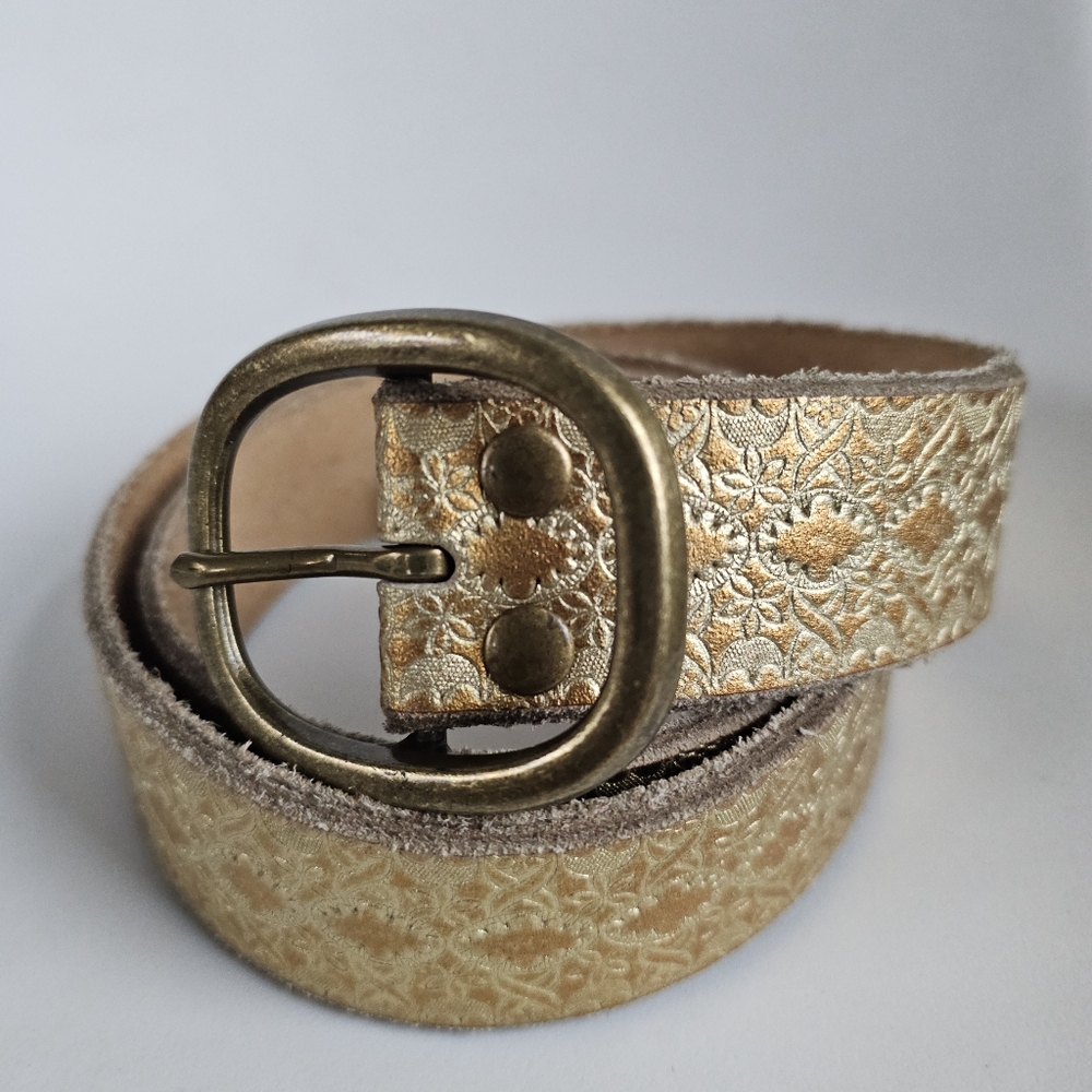 ☆ TARGET Gold Embossed Leather Belt, M